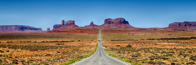 Forrest Gump Point, Monument Valley, Utah by Chao Yen